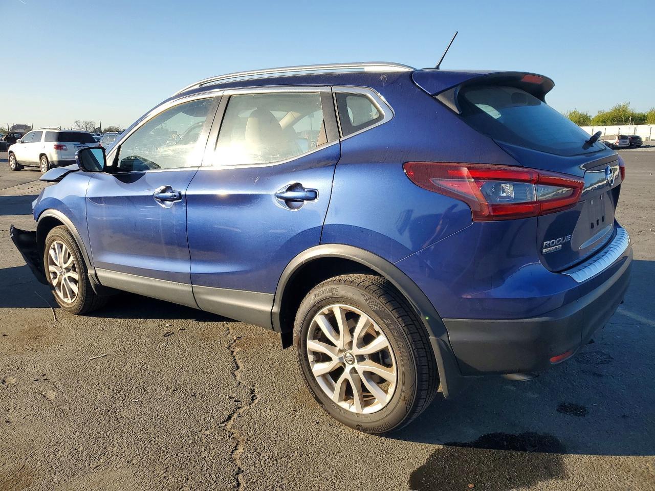 2021 Nissan Rogue Sport Sv - zdjęcie 2