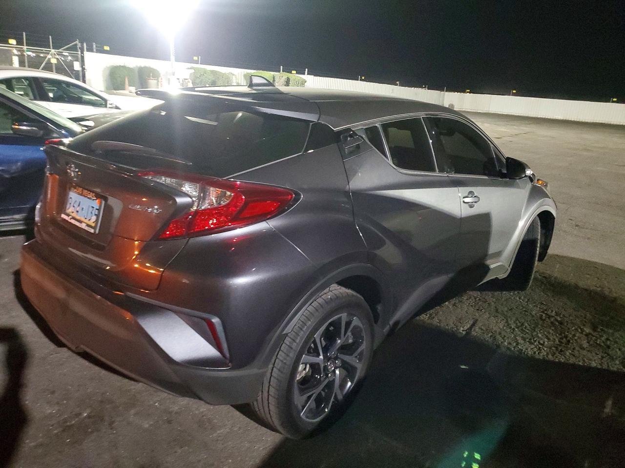 2019 Toyota C-Hr Limited - zdjęcie 3