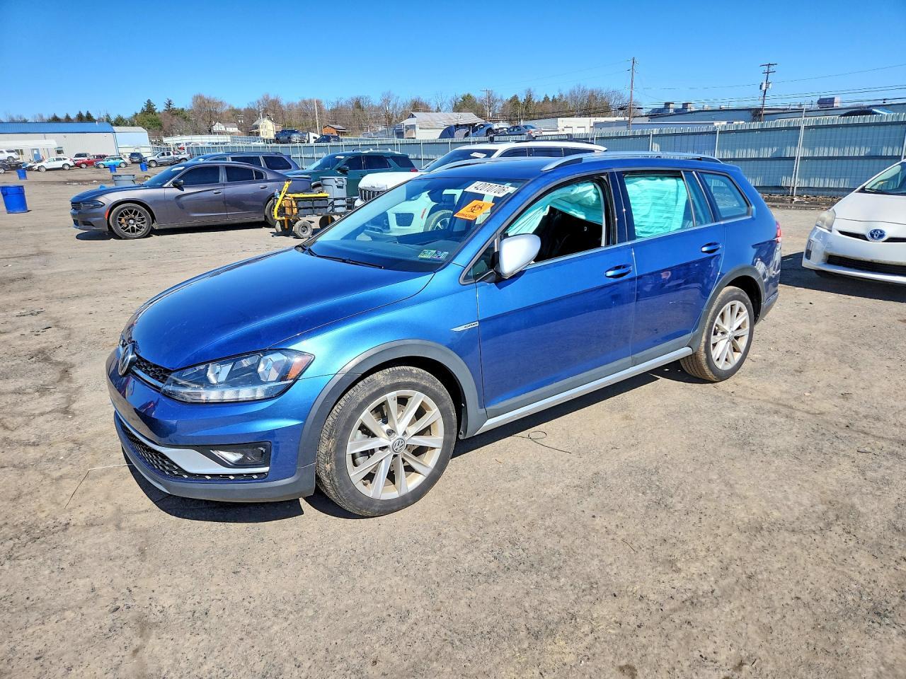 2019 Volkswagen Golf Alltrack S - zdjęcie główne