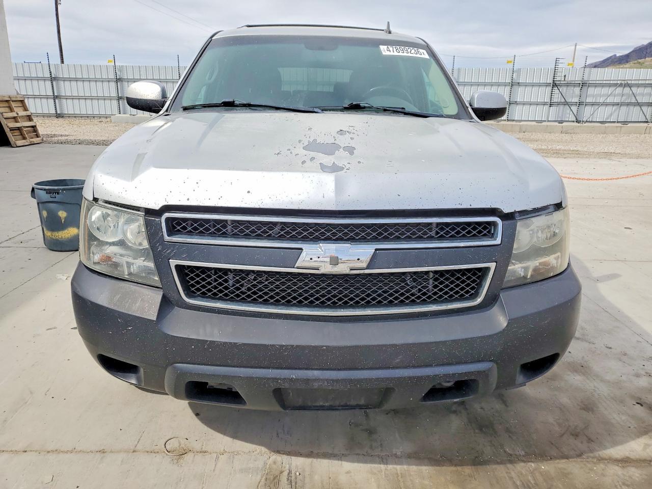 2013 Chevrolet Suburban C1500 Ls - zdjęcie 5