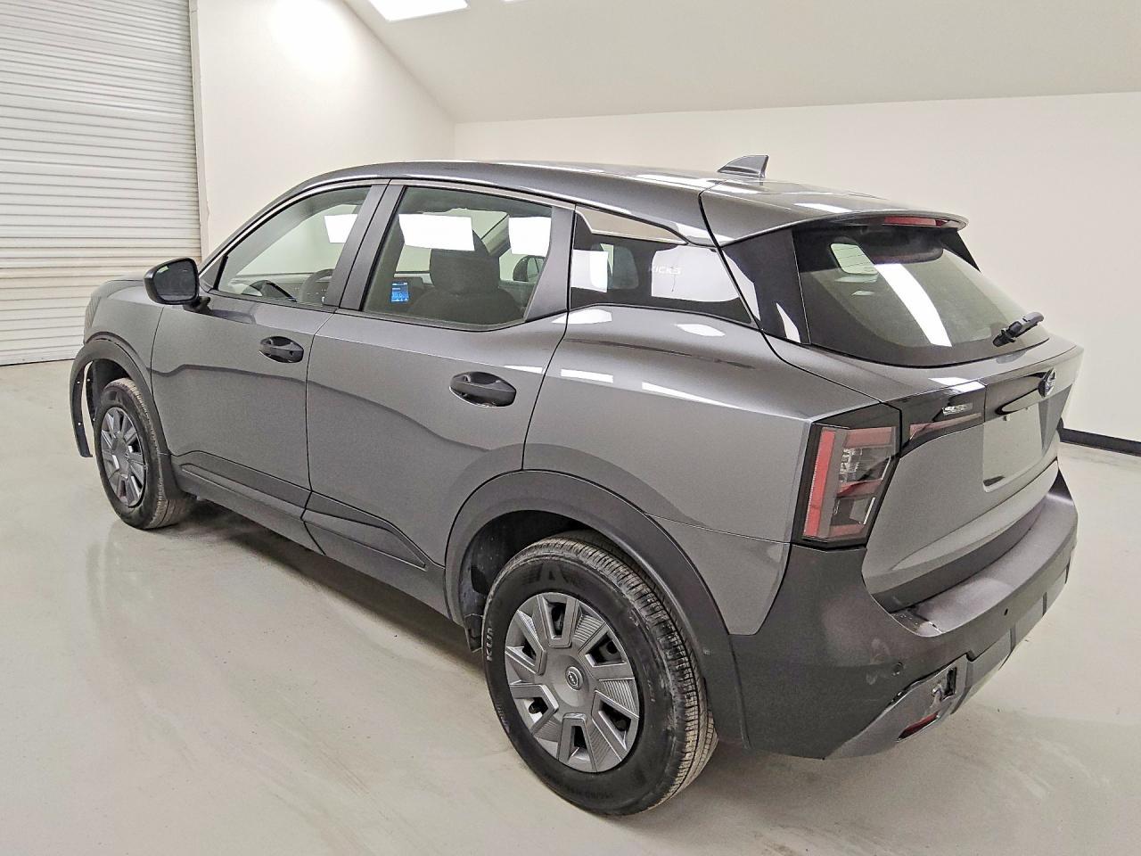 2025 Nissan Kicks S - zdjęcie 2