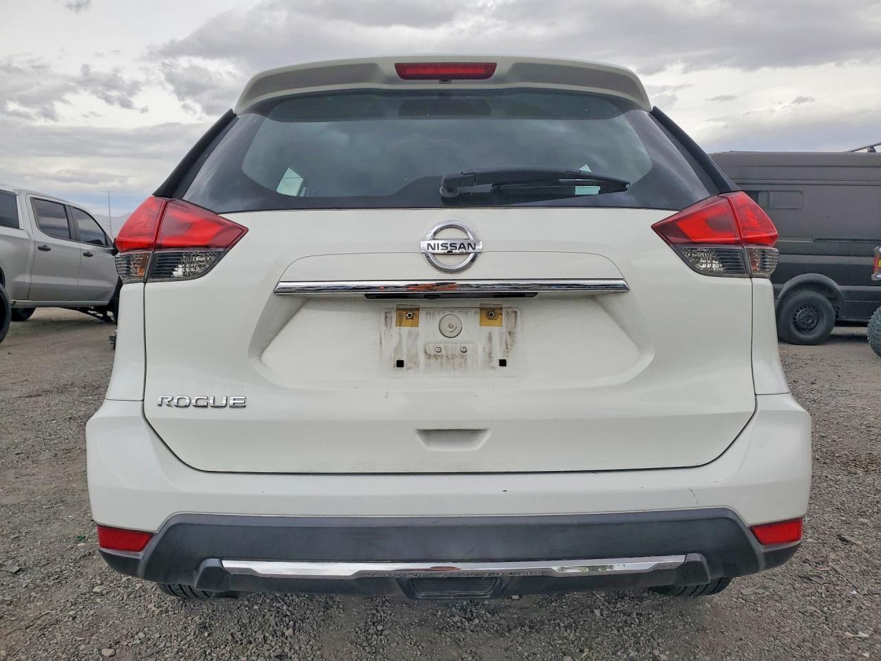 2017 Nissan Rogue S - zdjęcie 6