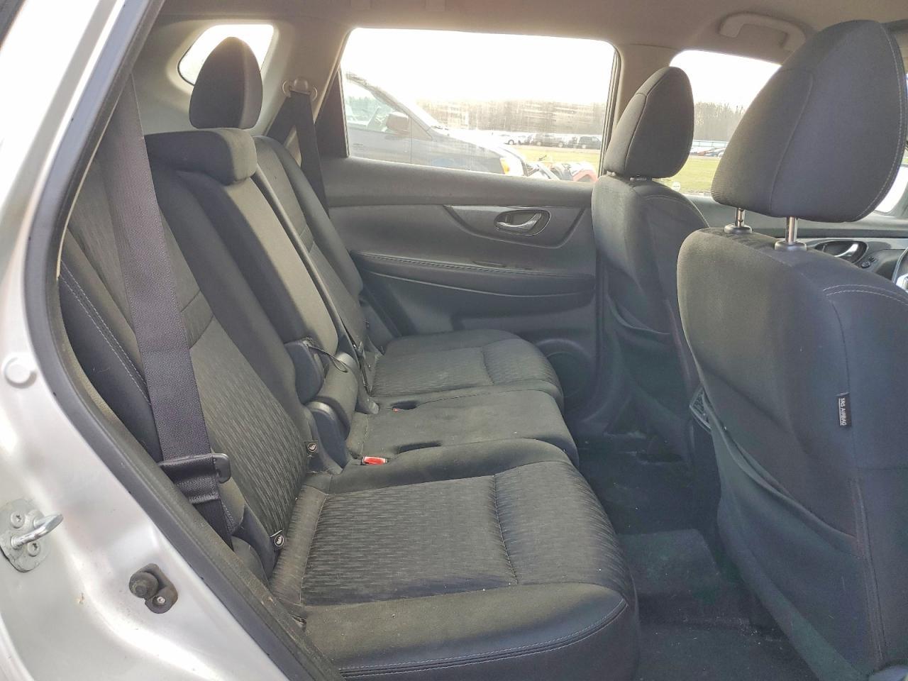 2017 Nissan Rogue S - zdjęcie 11