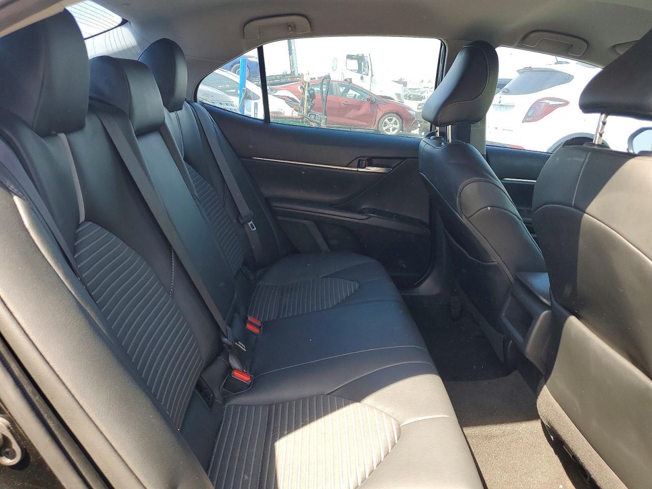 2020 Toyota Camry Se - zdjęcie 10