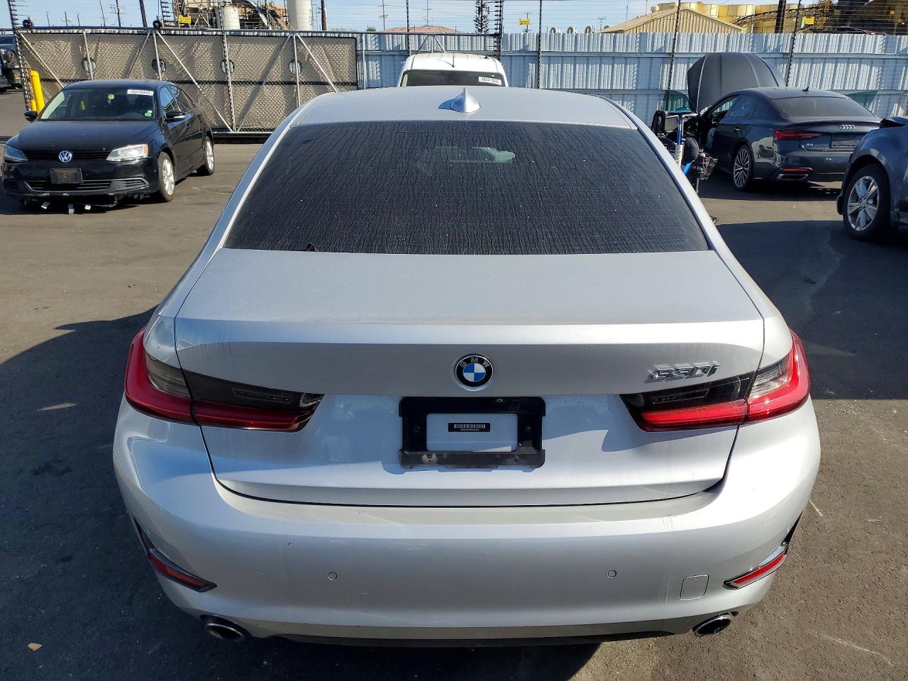 2019 BMW 330I - zdjęcie 6