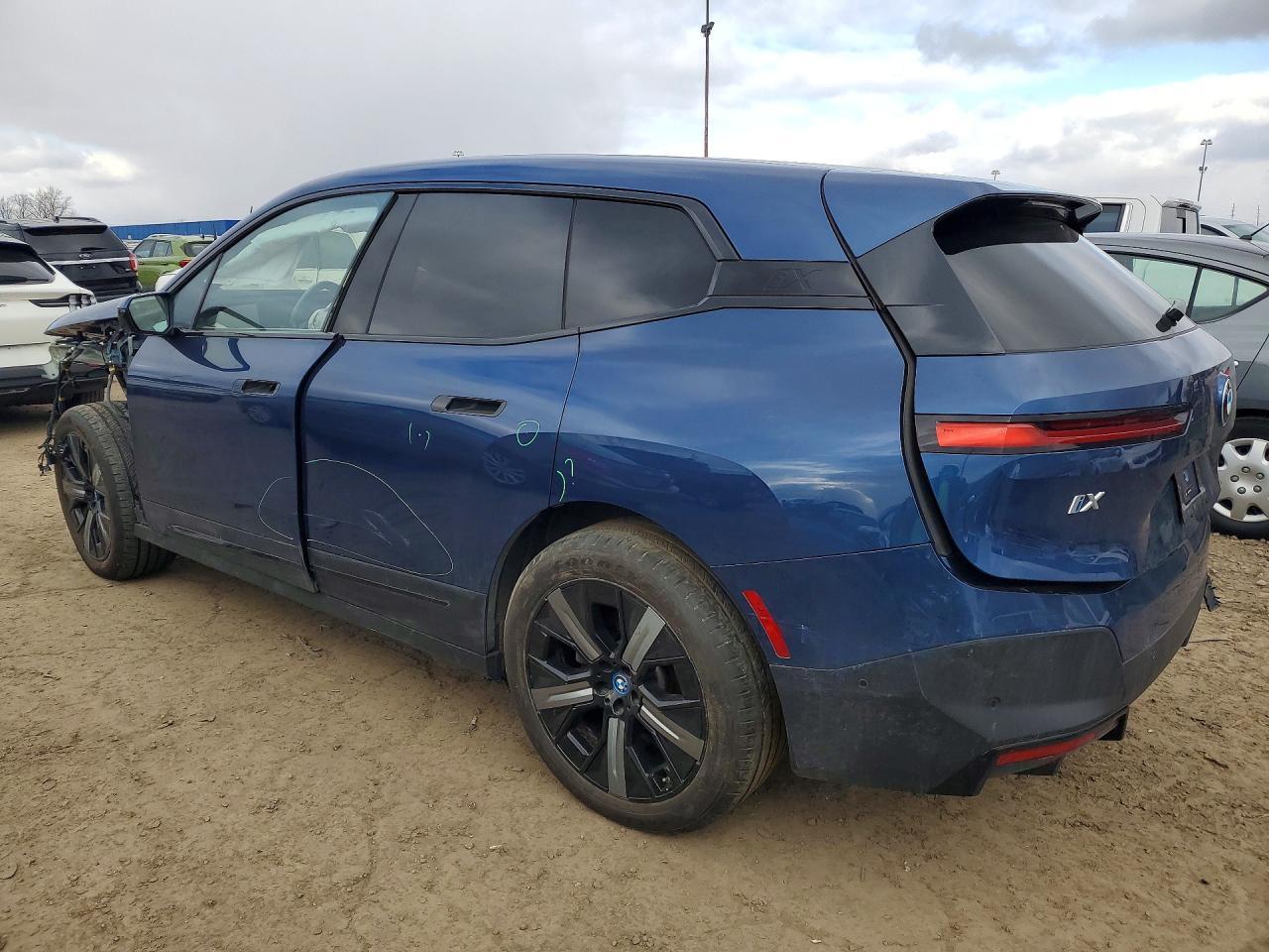 2024 BMW Ix xDrive50 - zdjęcie 2