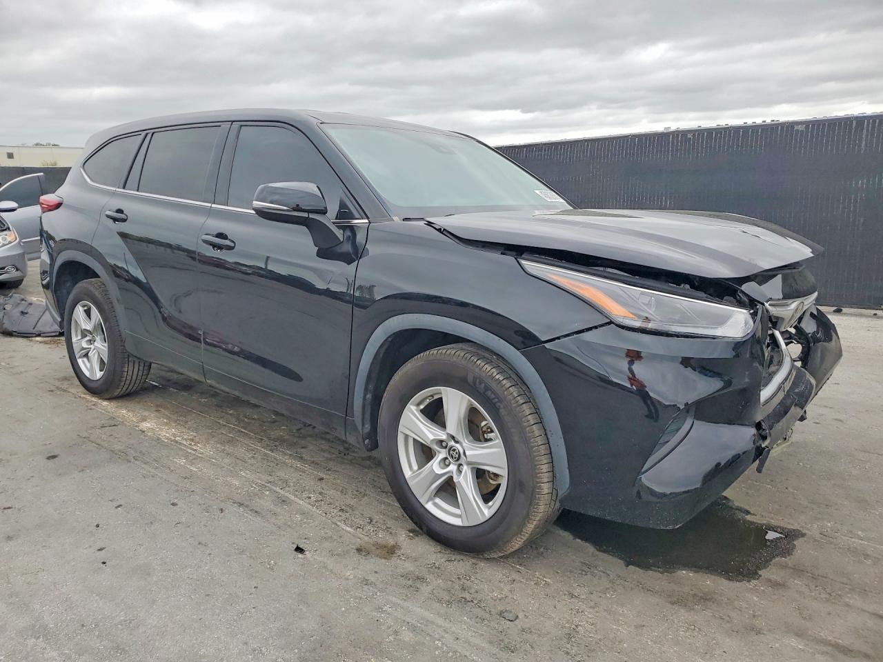 2022 Toyota Highlander L - zdjęcie 4