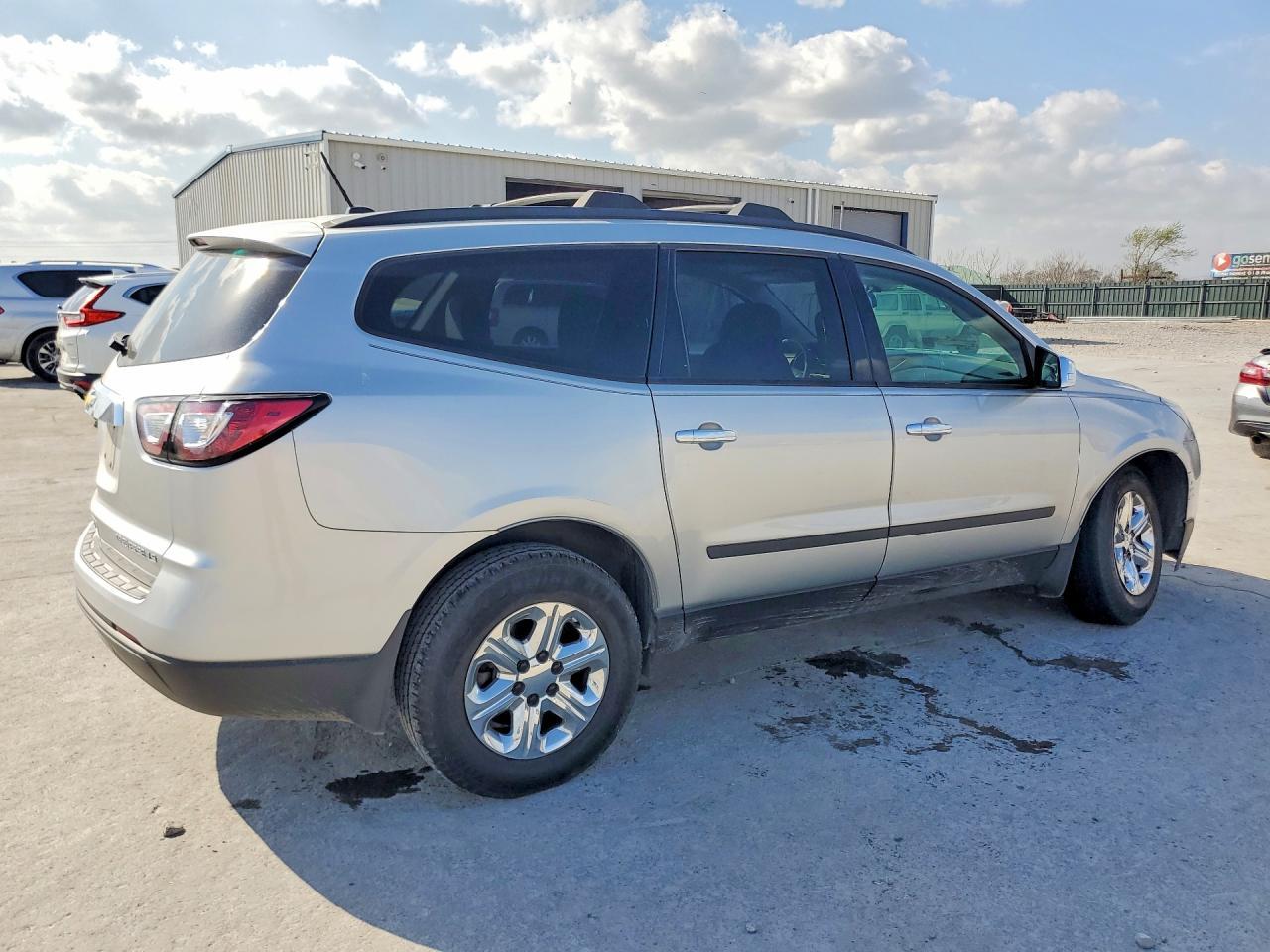2015 Chevrolet Traverse Ls - zdjęcie 3