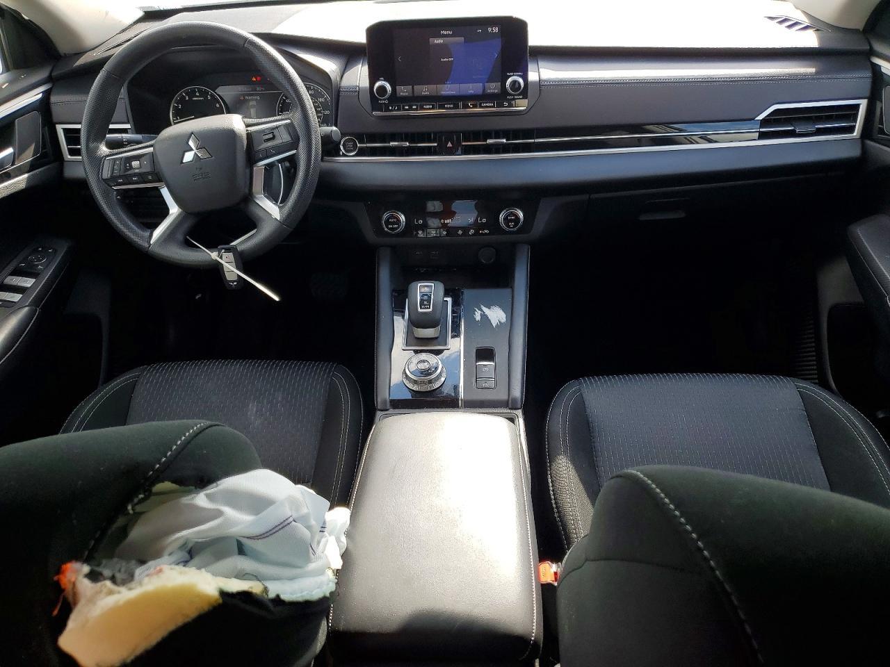 2024 Mitsubishi Outlander Es - zdjęcie 8
