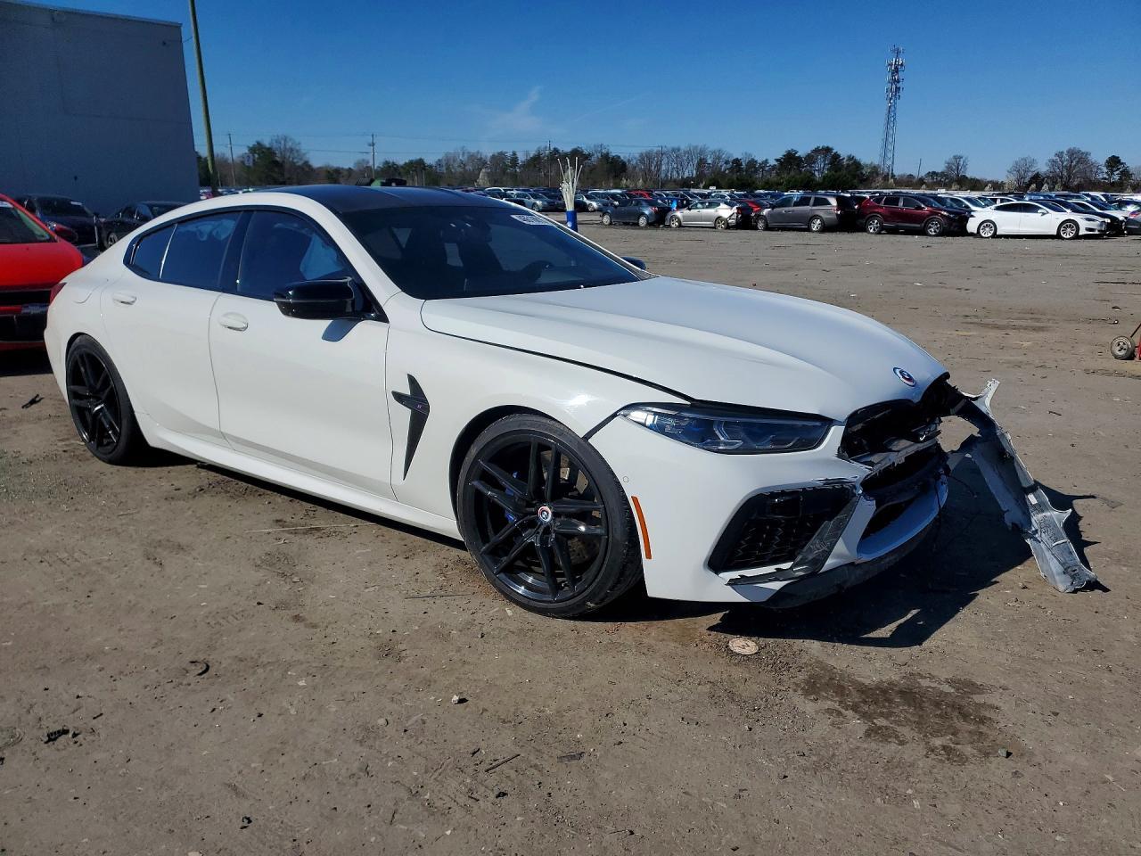 2023 BMW M8 - zdjęcie 4