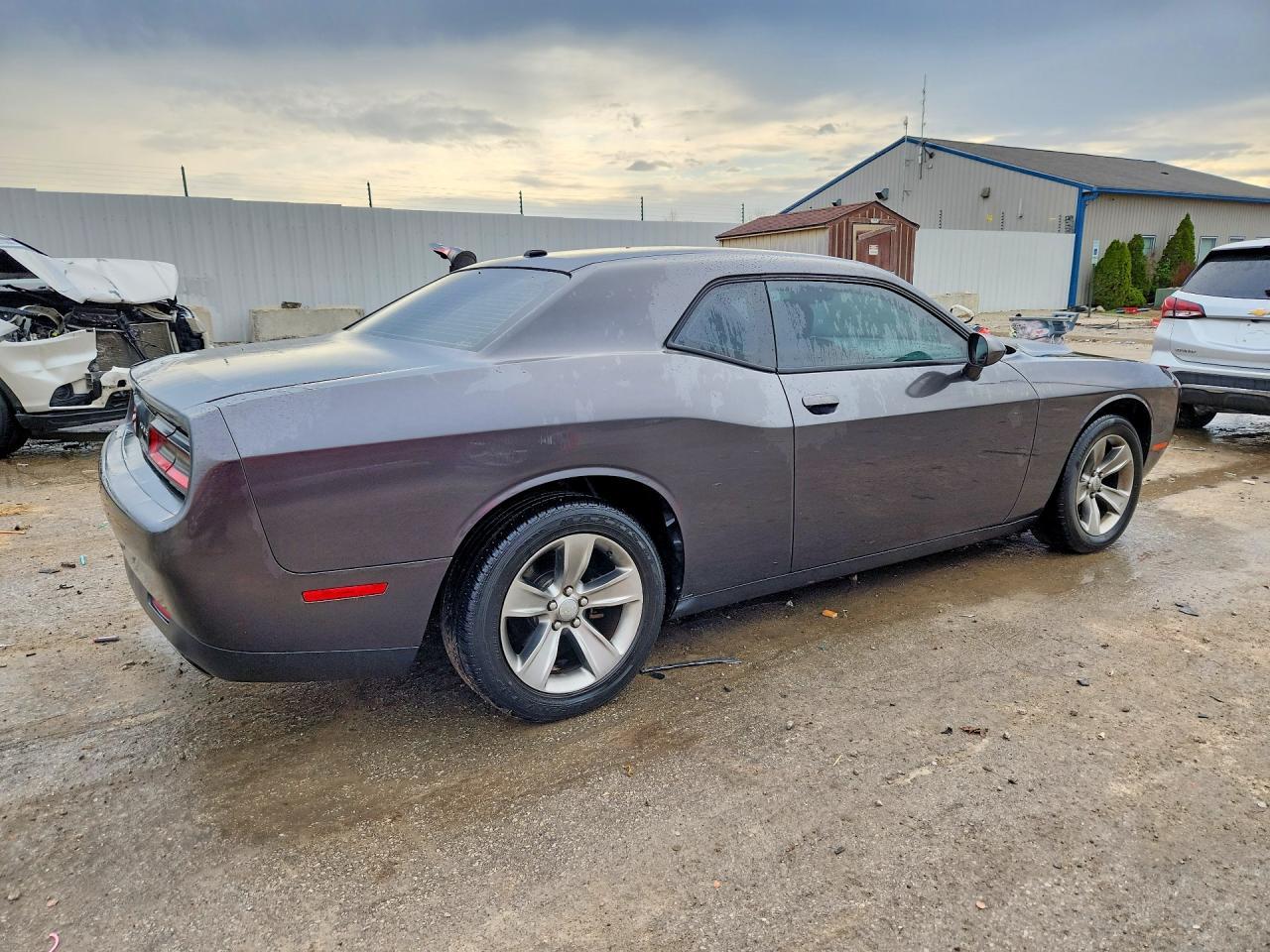 2015 Dodge Challenger Sxt - zdjęcie 3