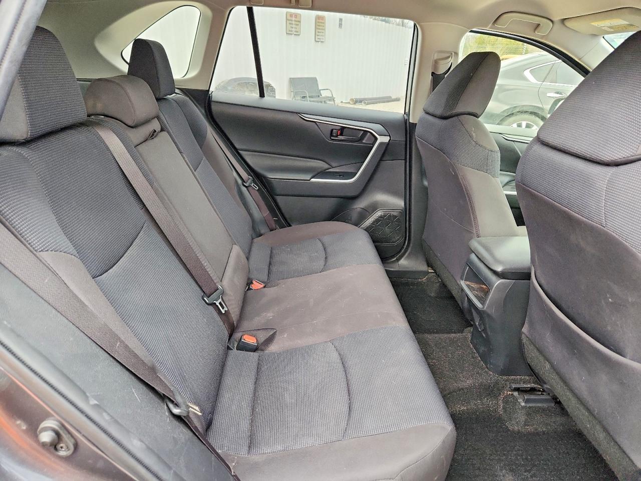 2021 Toyota Rav4 Le - zdjęcie 11