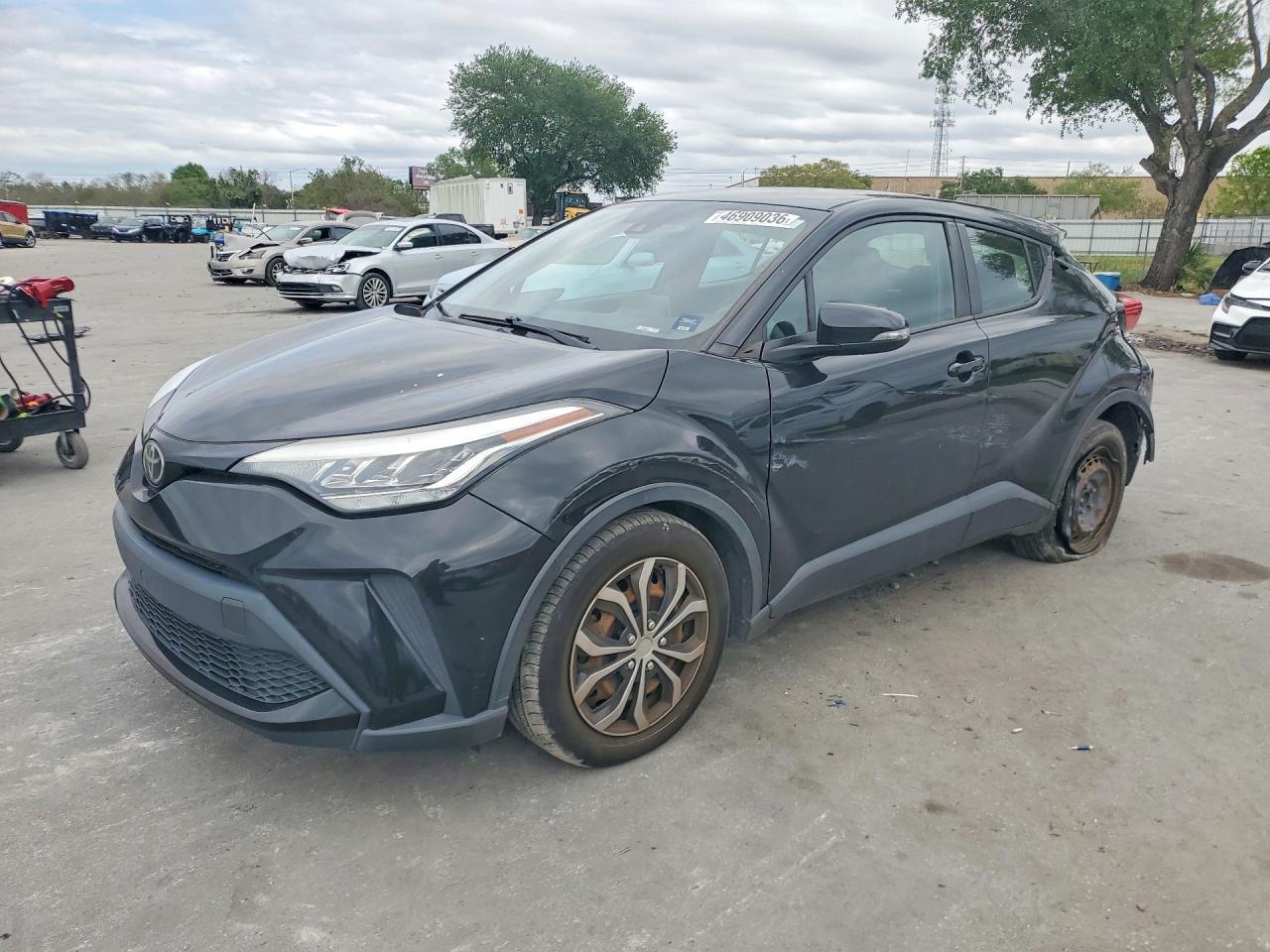 2020 Toyota C-Hr Le - zdjęcie główne