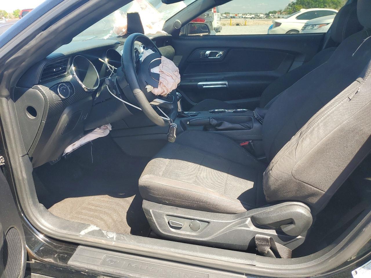 2016 Ford Mustang - zdjęcie 7