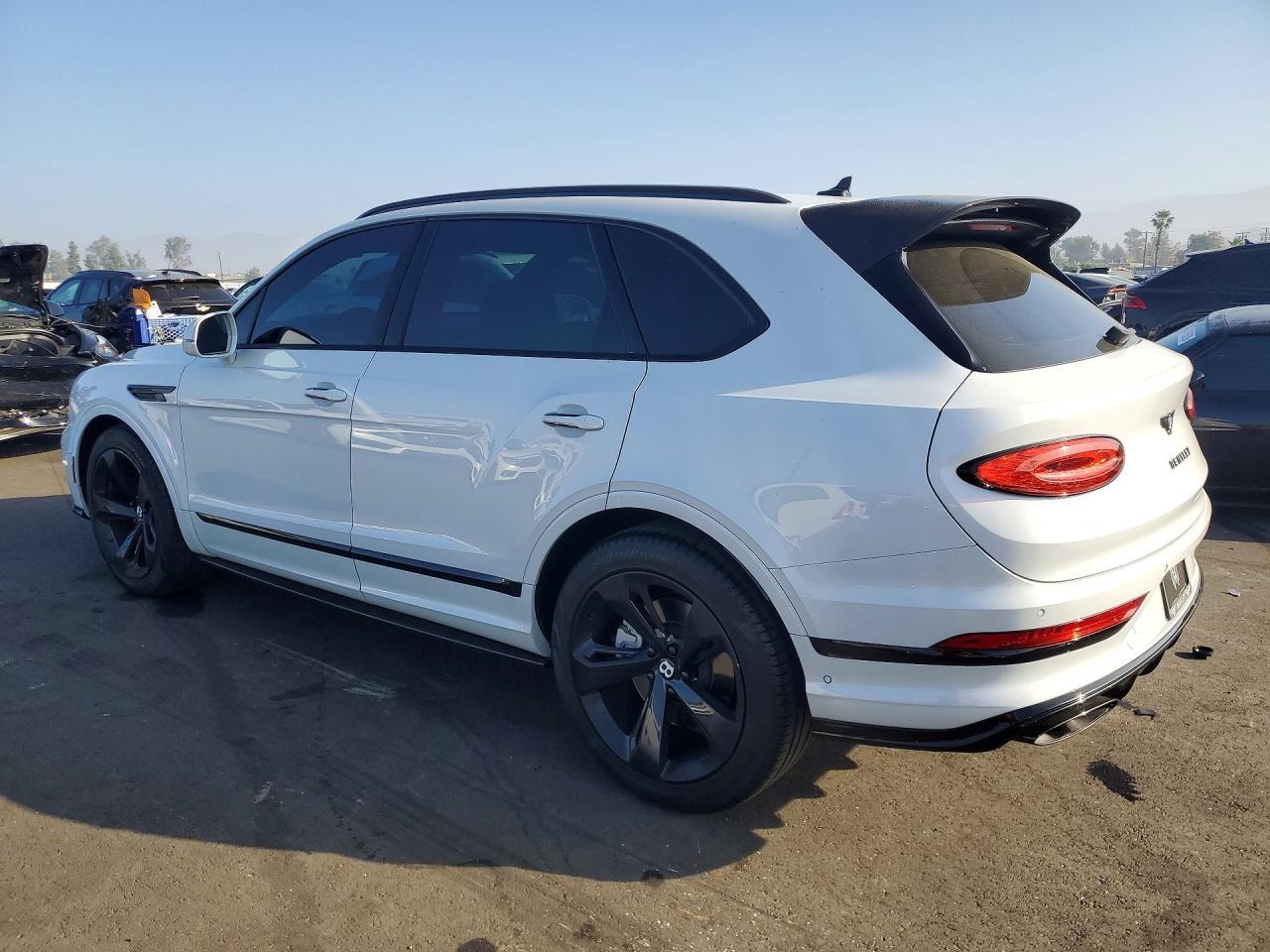 2021 Bentley Bentayga Speed - zdjęcie 2