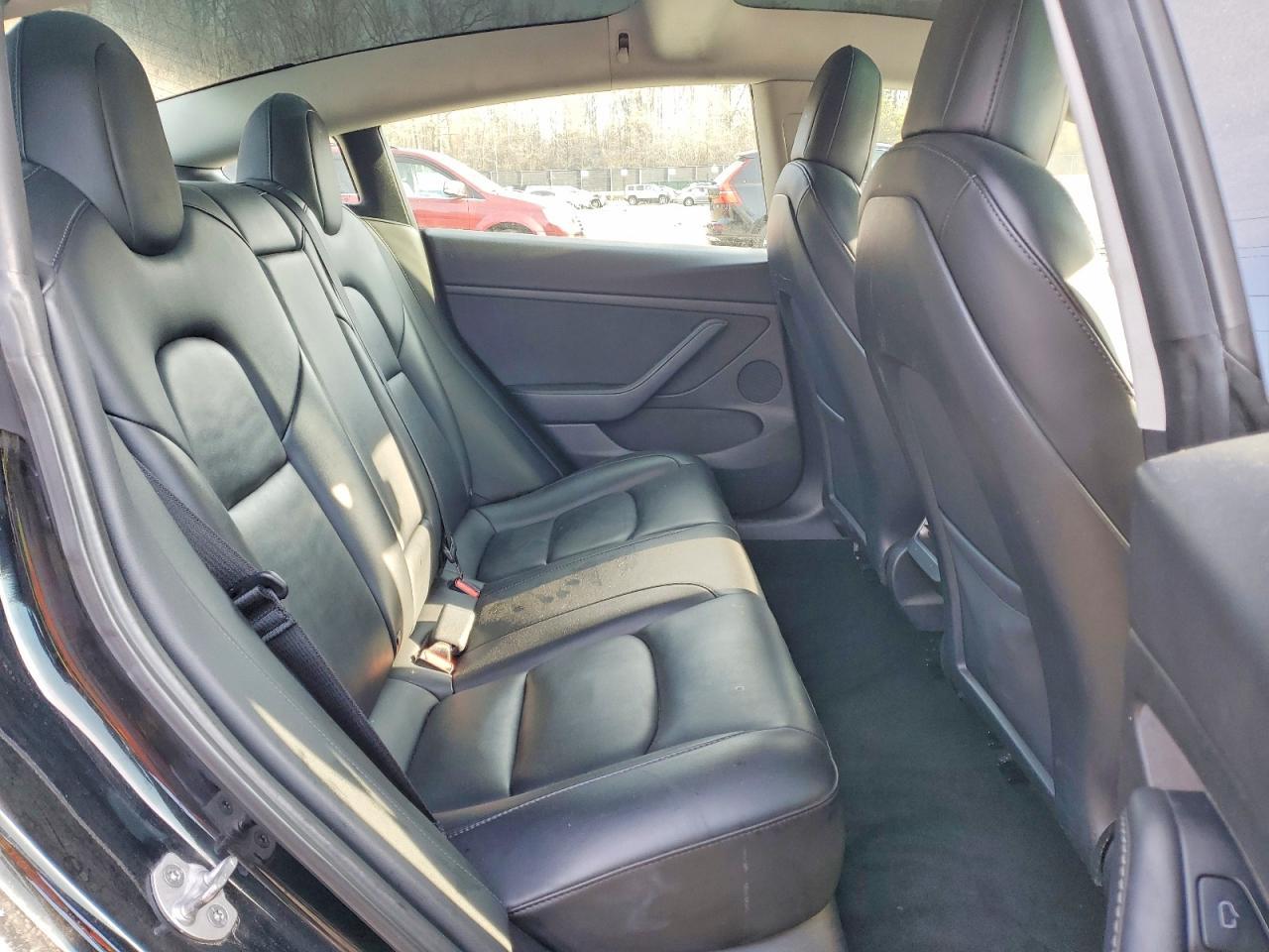 2022 Tesla Model 3 - zdjęcie 10