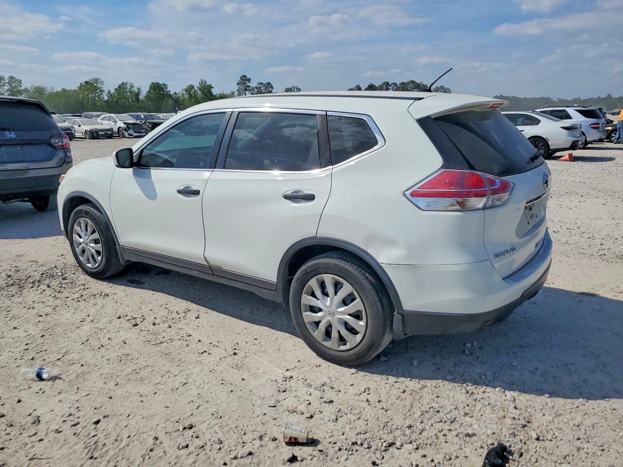 2016 Nissan Rogue S - zdjęcie 2