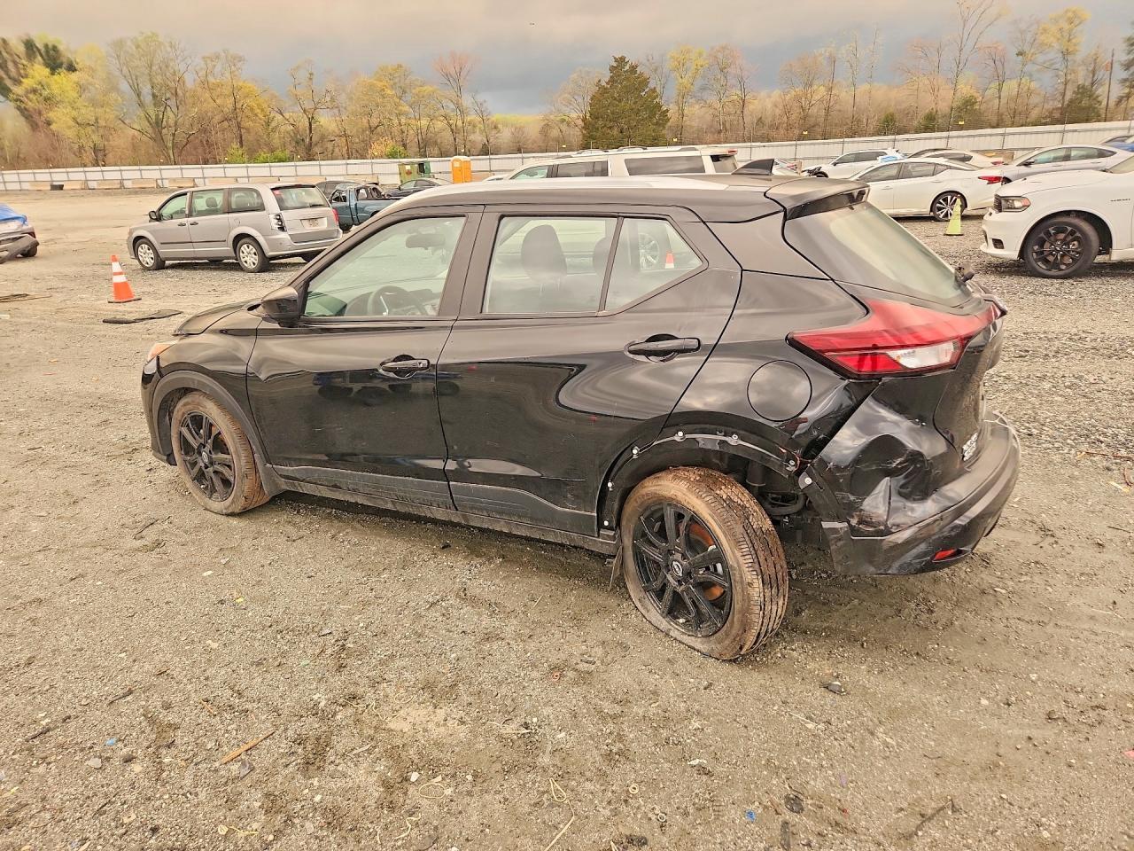 2024 Nissan Kicks Sv - zdjęcie 2