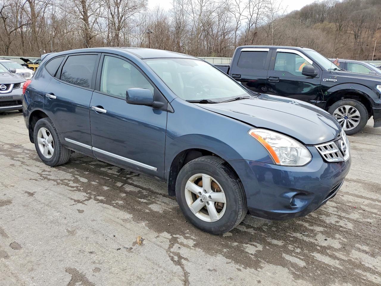 2013 Nissan Rogue S - zdjęcie 4