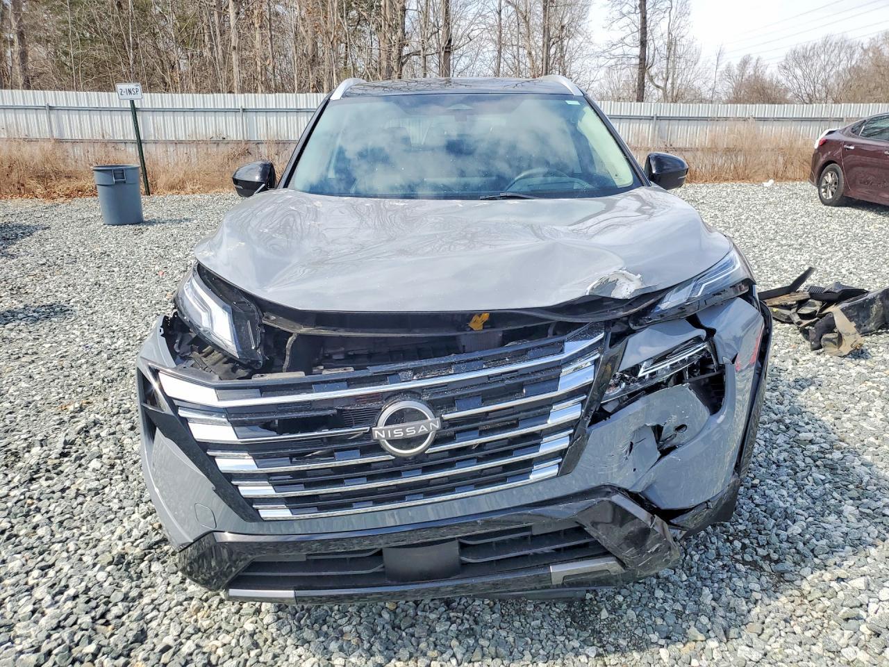 2024 Nissan Rogue Platinum - zdjęcie 5