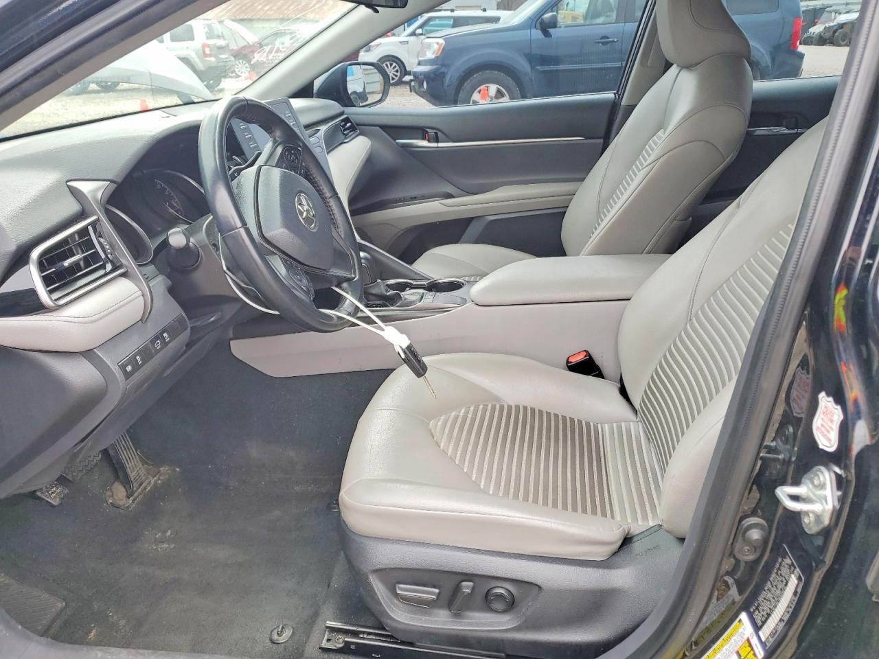 2022 Toyota Camry Se - zdjęcie 7