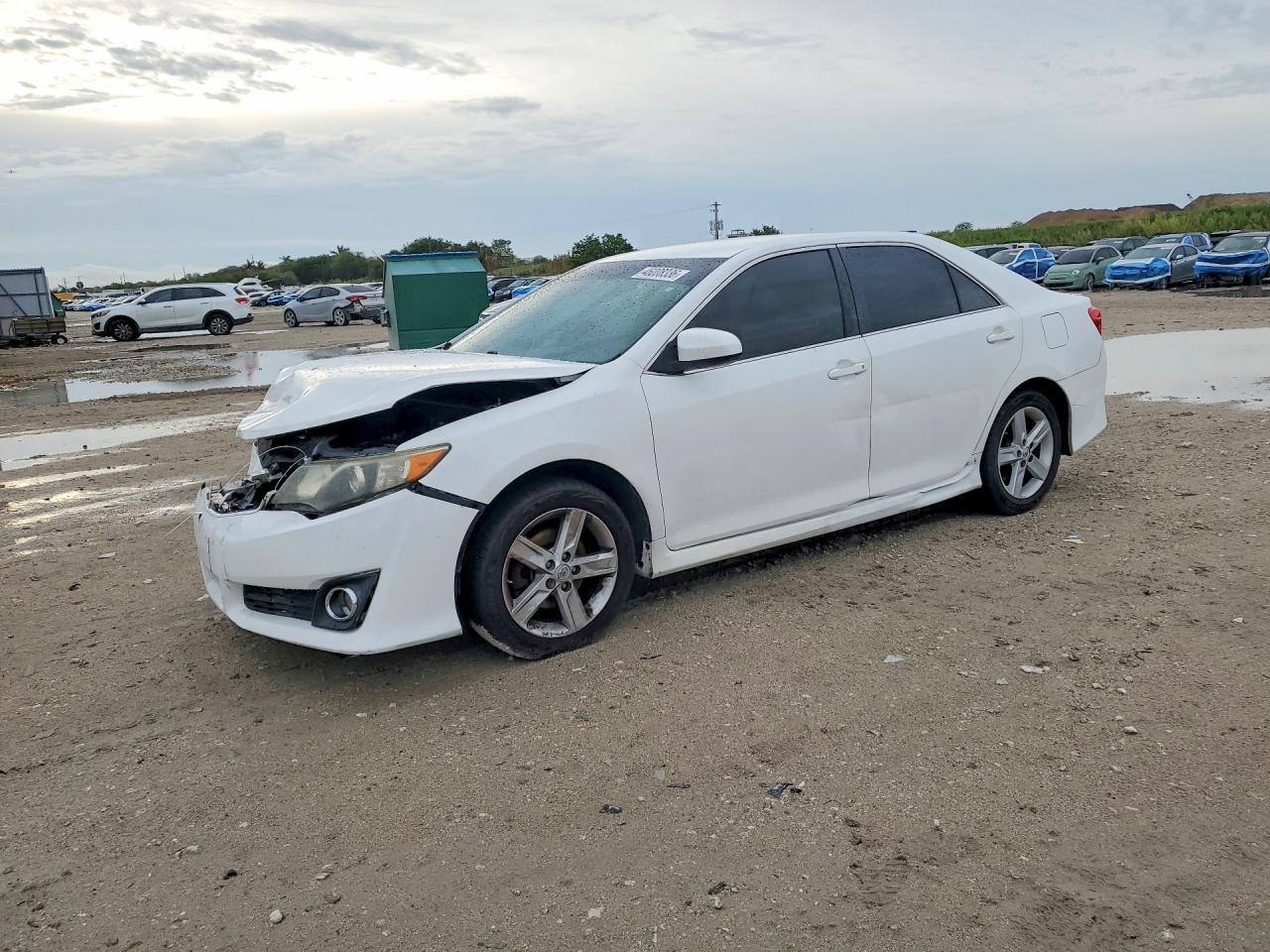 2014 Toyota Camry Se - zdjęcie główne