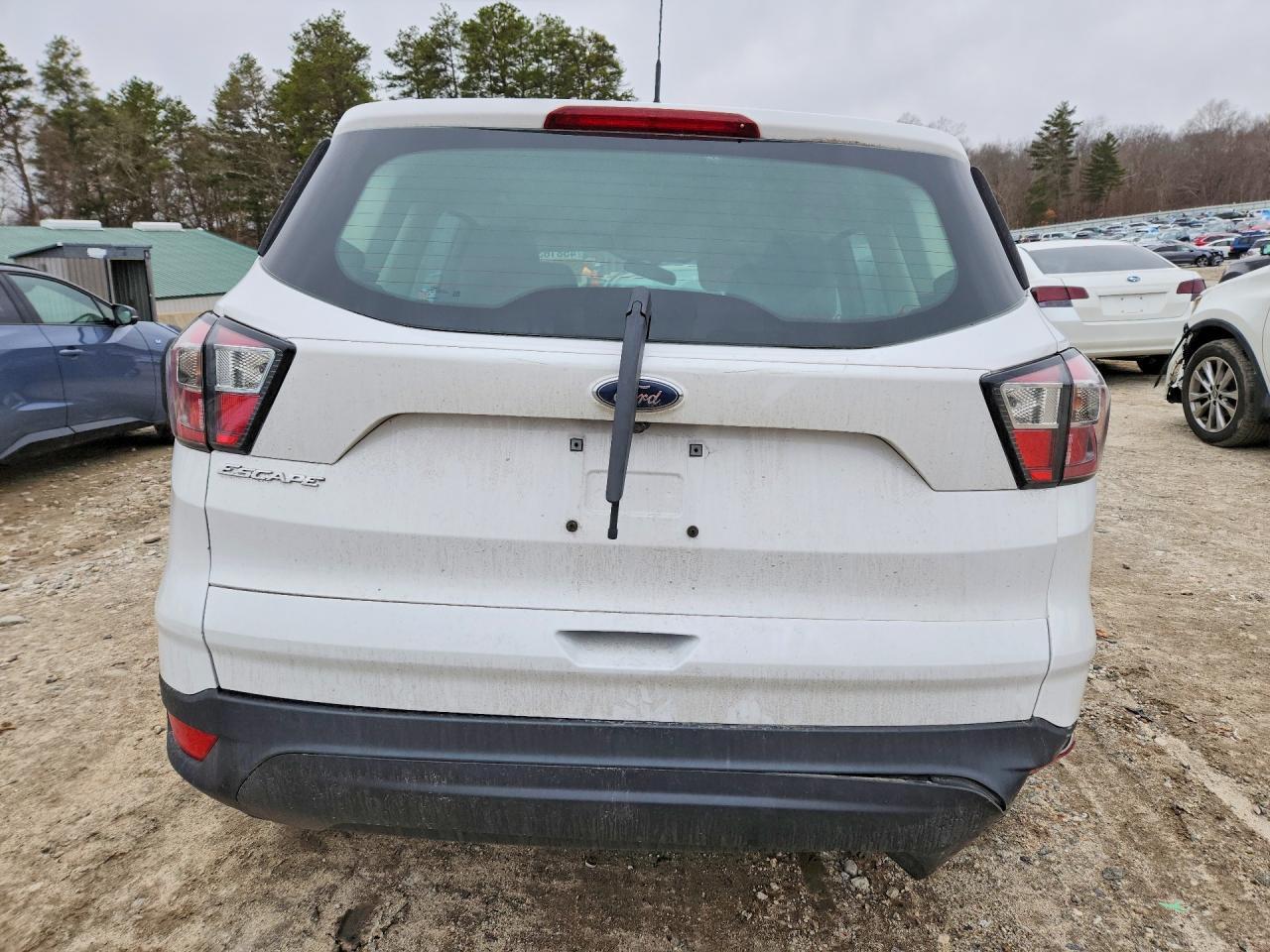2017 Ford Escape S - zdjęcie 6