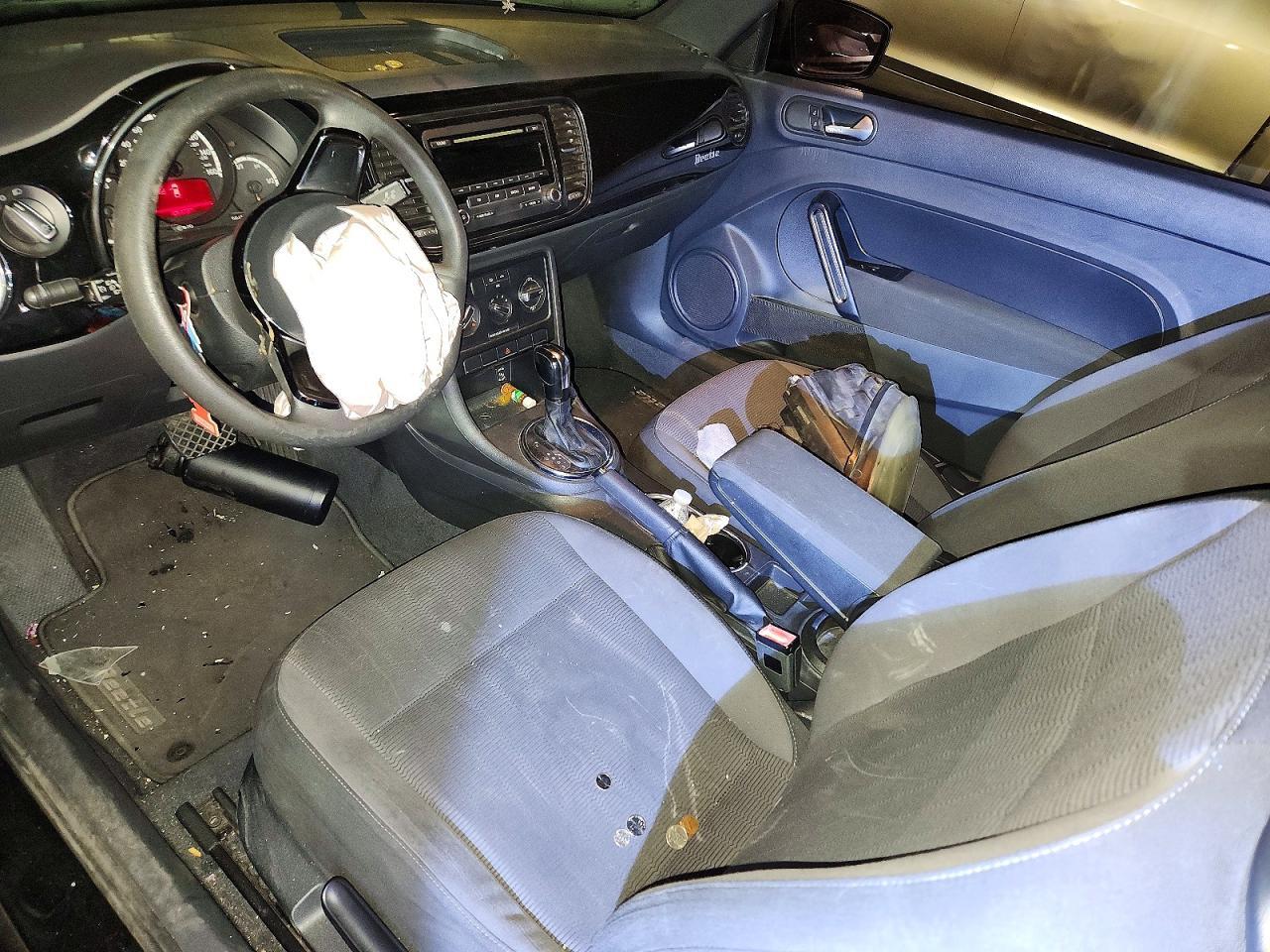 2014 Volkswagen Beetle - zdjęcie 8