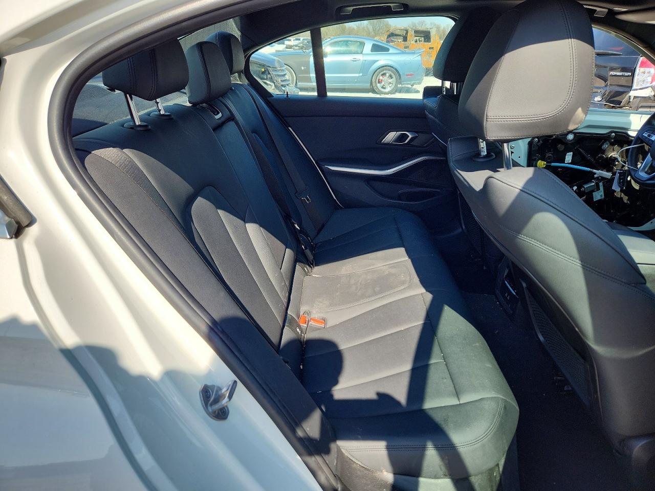 2021 BMW 330Xe - zdjęcie 10