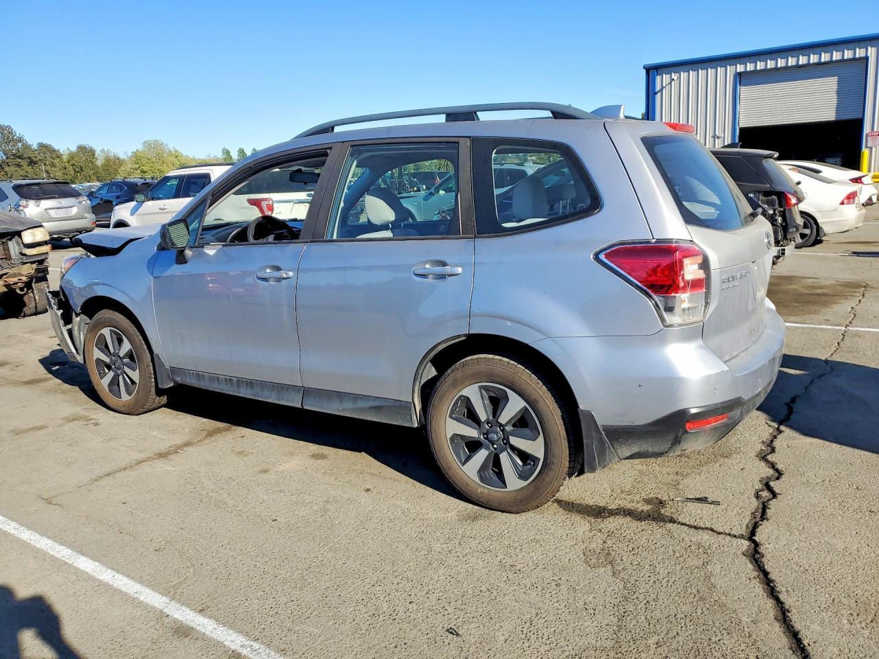 2018 Subaru Forester 2.5I - zdjęcie 2