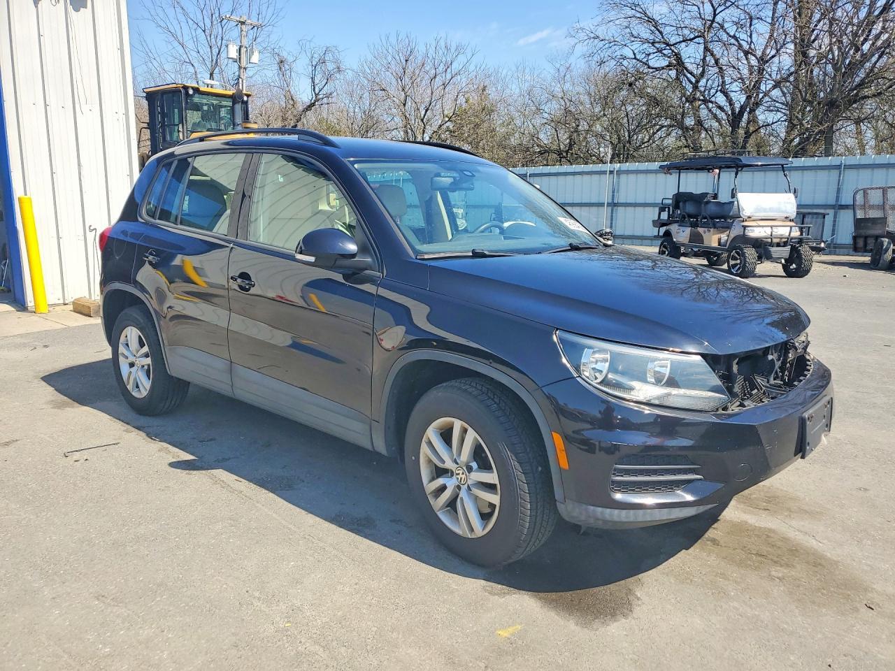 2016 Volkswagen Tiguan S - zdjęcie 4