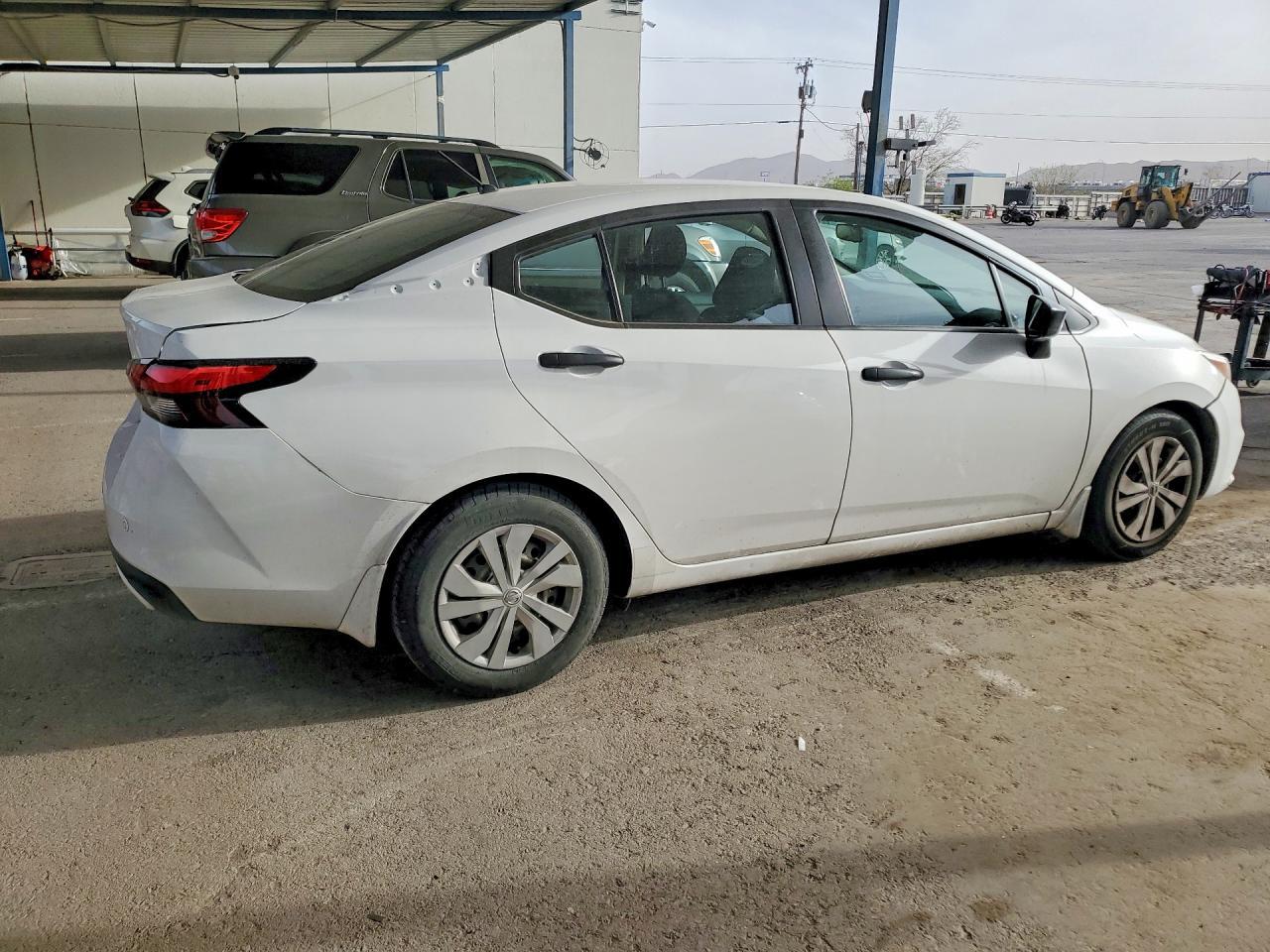 2020 Nissan Versa S - zdjęcie 3