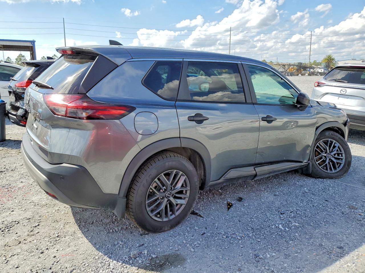 2023 Nissan Rogue S - zdjęcie 3