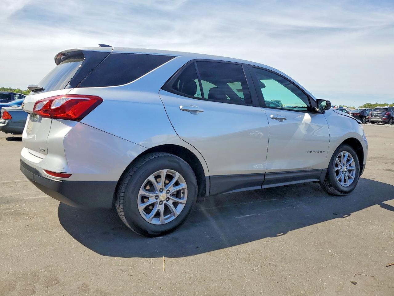 2020 Chevrolet Equinox Ls - zdjęcie 3
