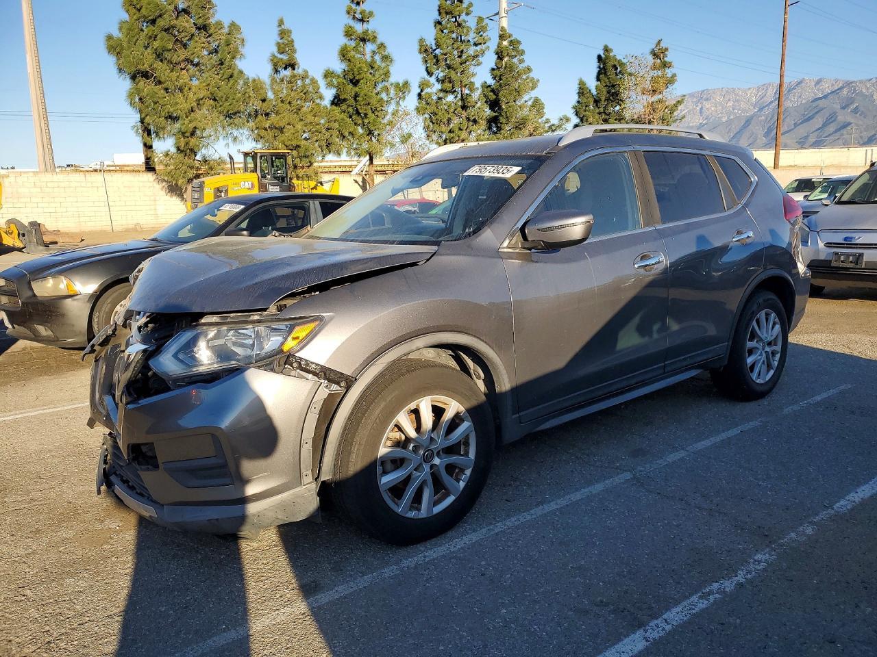 2019 Nissan Rogue Sv - zdjęcie główne