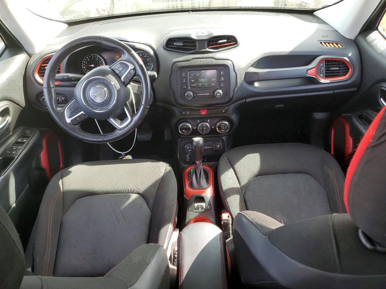 2015 Jeep Renegade Trailhawk - zdjęcie 8