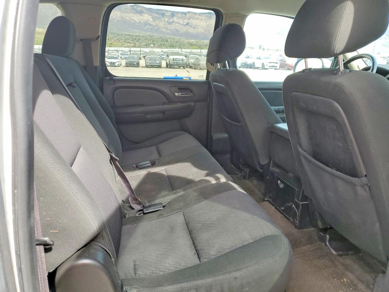 2013 Chevrolet Suburban C1500 Ls - zdjęcie 11