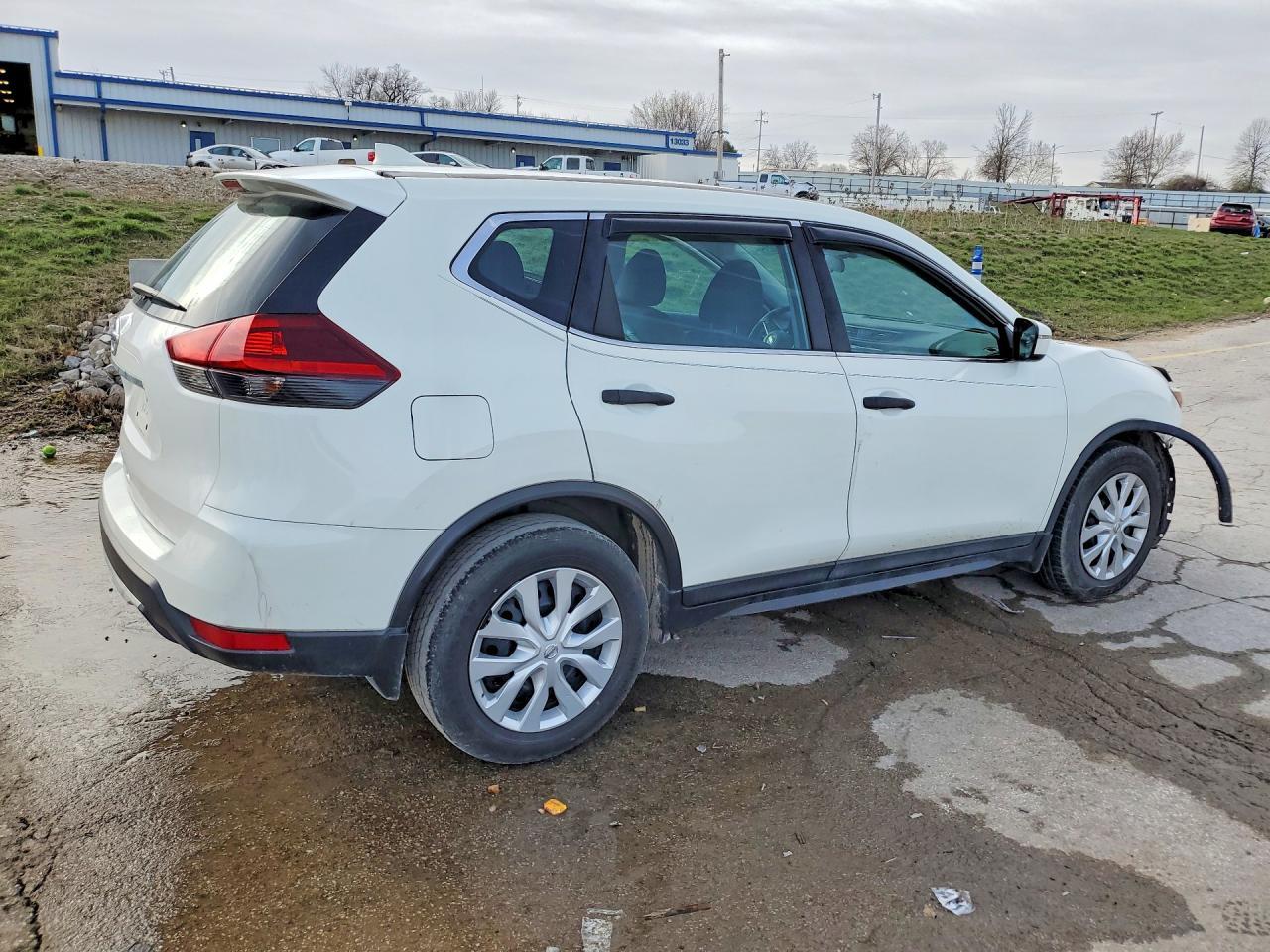 2018 Nissan Rogue S - zdjęcie 3