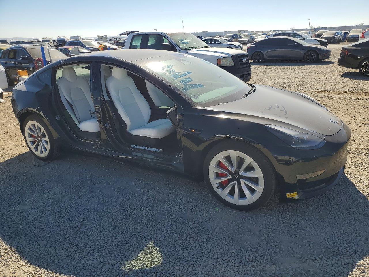 2021 Tesla Model 3 - zdjęcie 4