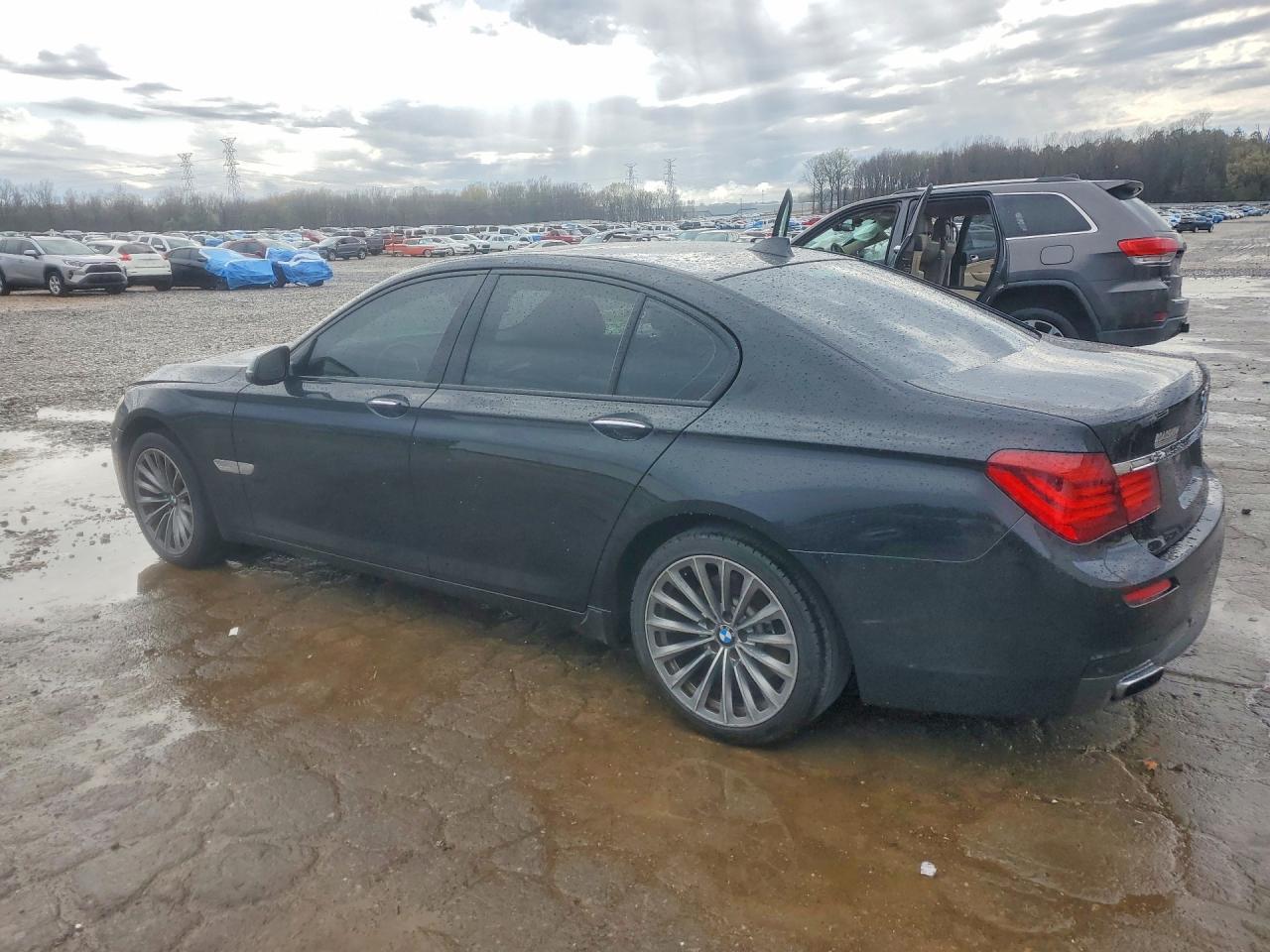 2013 BMW 740 I - zdjęcie 2