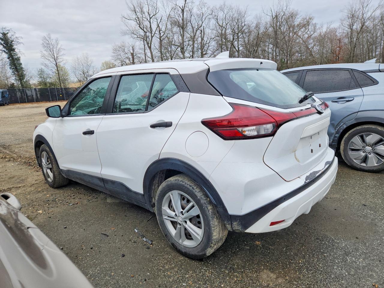 2021 Nissan Kicks S - zdjęcie 2