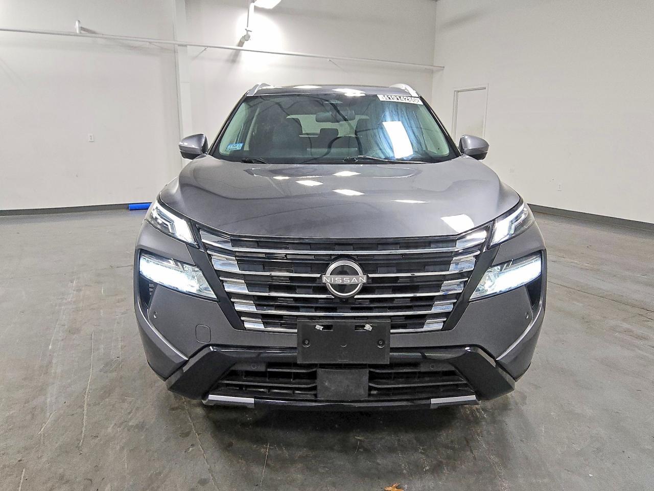 2024 Nissan Rogue Platinum - zdjęcie 5