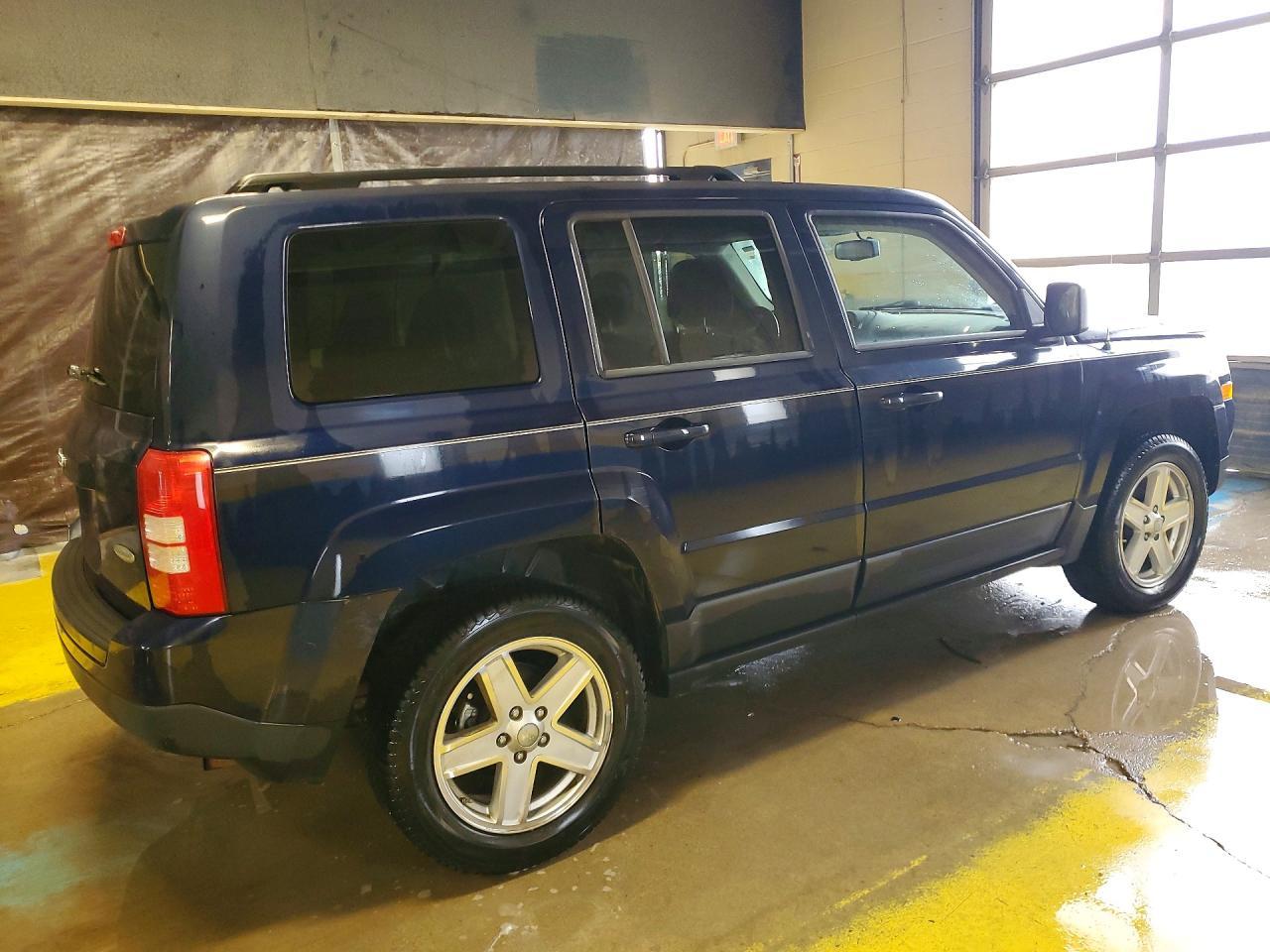 2014 Jeep Patriot Latitude - zdjęcie 3