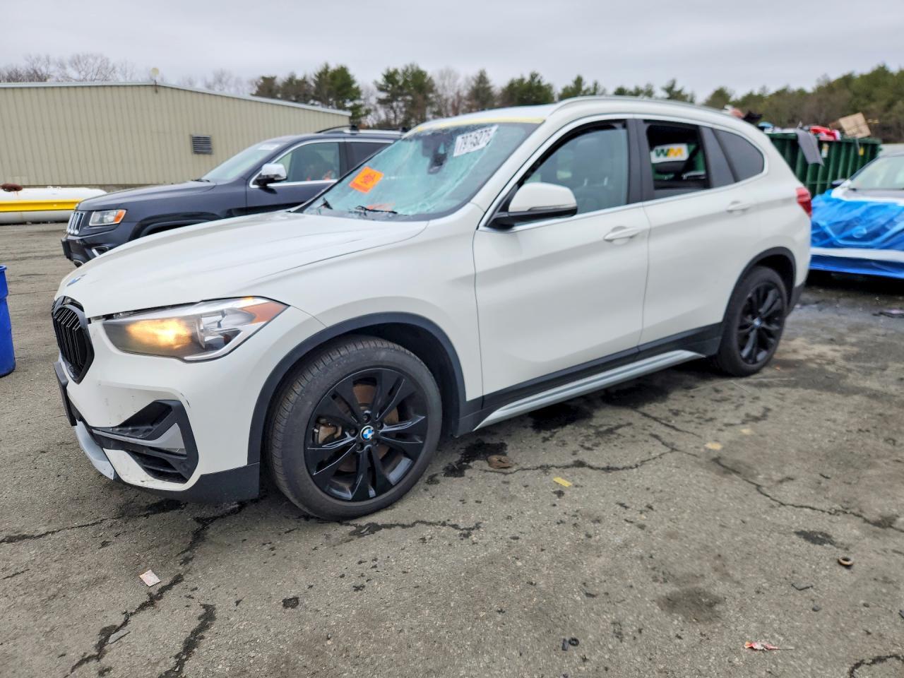 2020 BMW X1 xDrive28I - zdjęcie główne