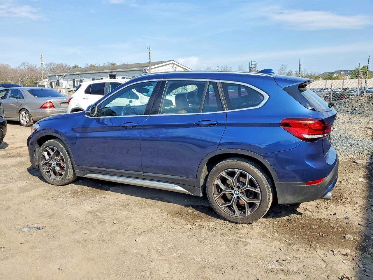 2021 BMW X1 xDrive28I - zdjęcie 2