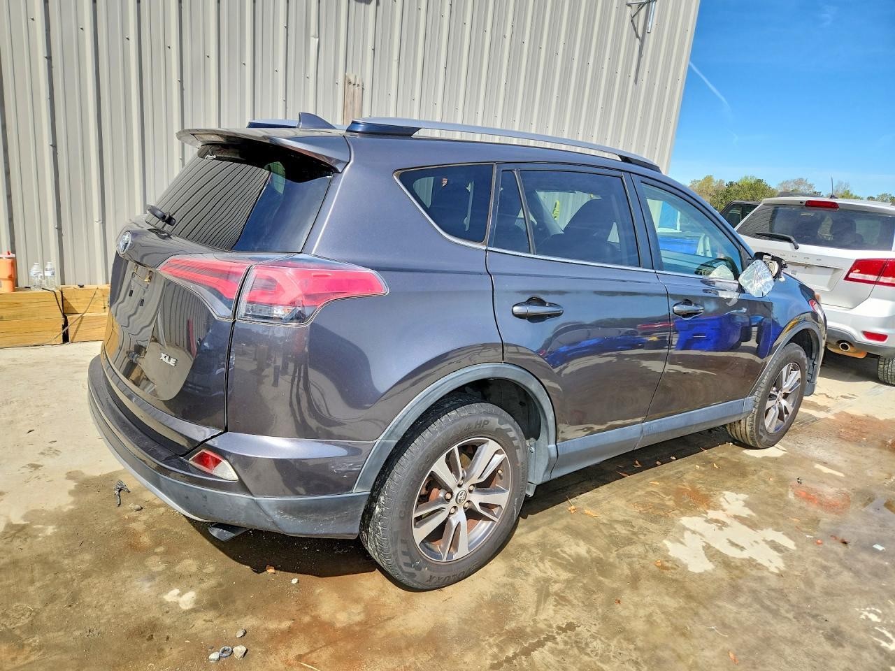 2018 Toyota Rav4 Xle - zdjęcie 3