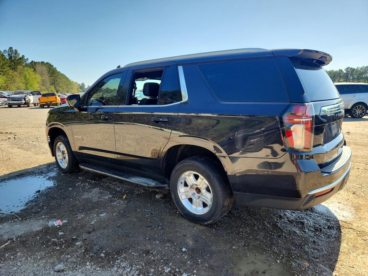 2022 Chevrolet Tahoe C1500 Ls - zdjęcie 2