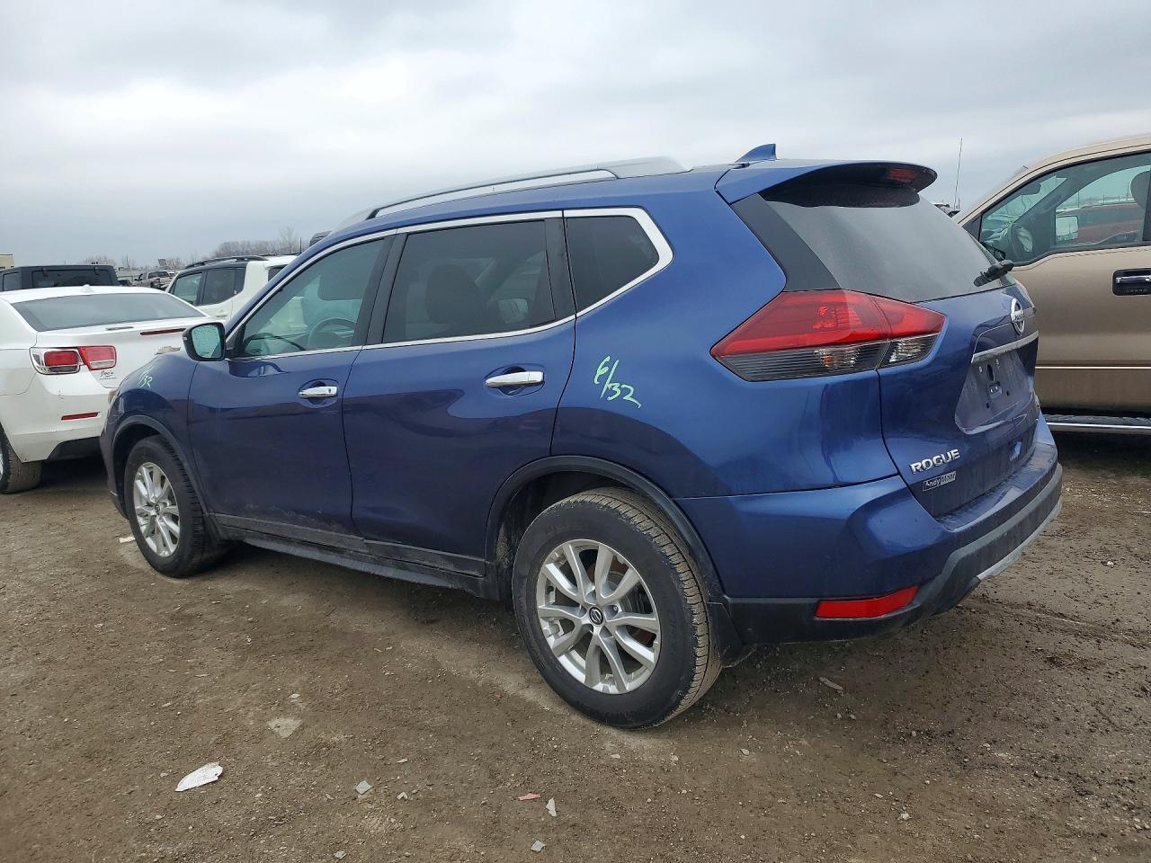 2020 Nissan Rogue S - zdjęcie 2