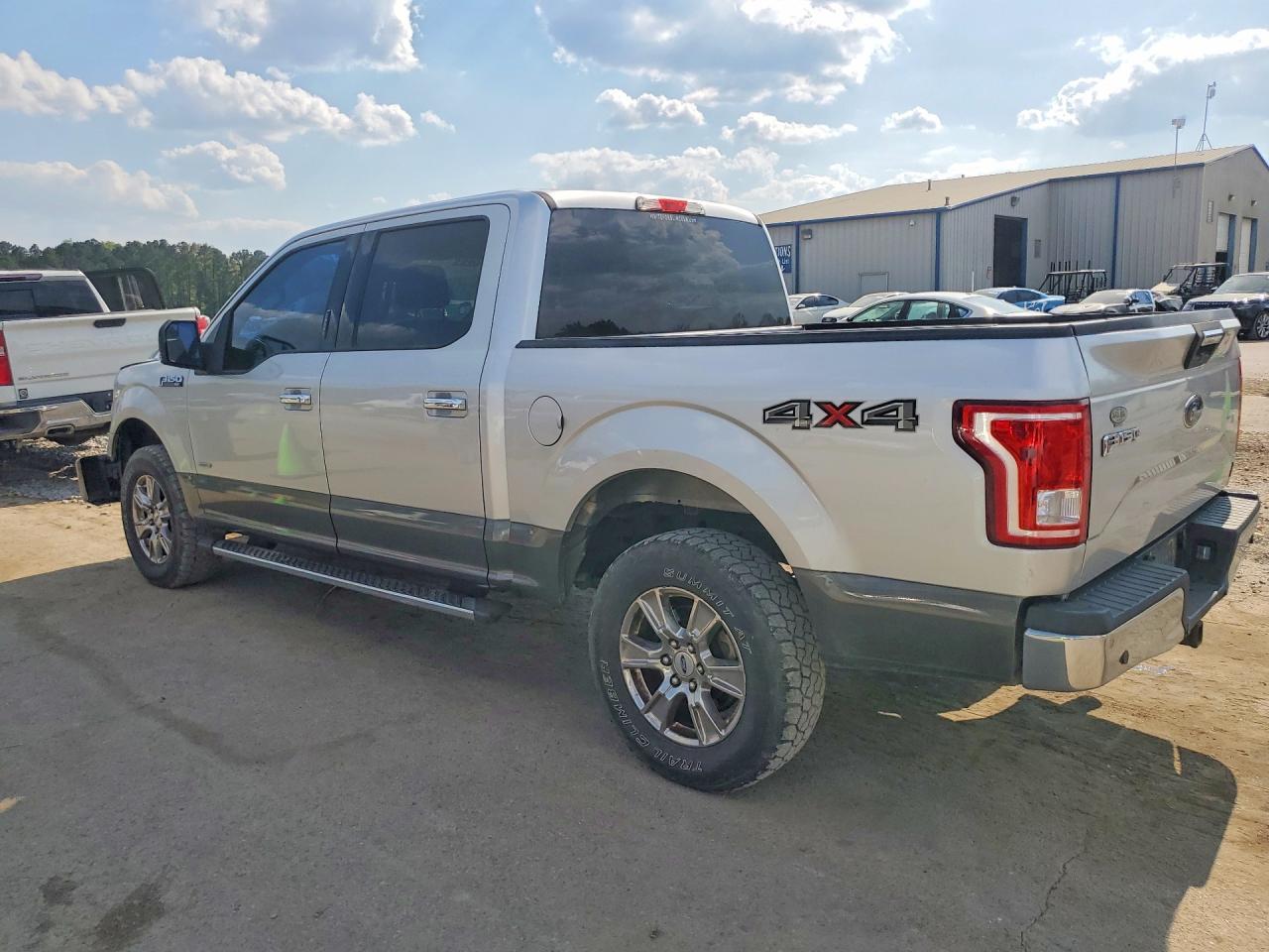 2015 Ford F150 Supercrew - zdjęcie 2