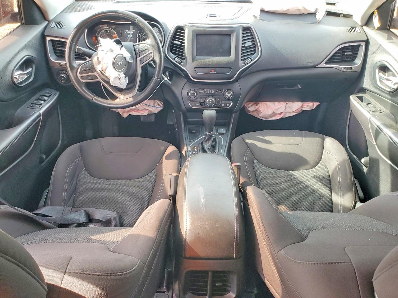 2019 Jeep Cherokee Latitude - zdjęcie 8